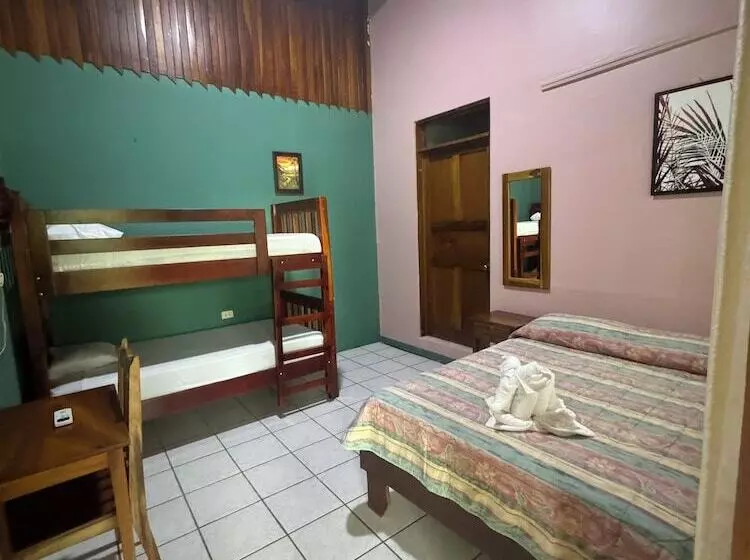 هتل Jardines Arenal