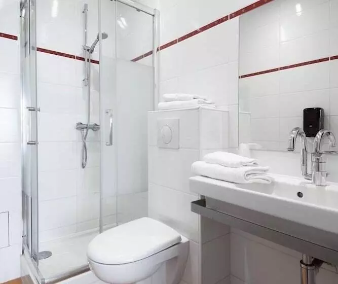 هتل Le Paris Brest