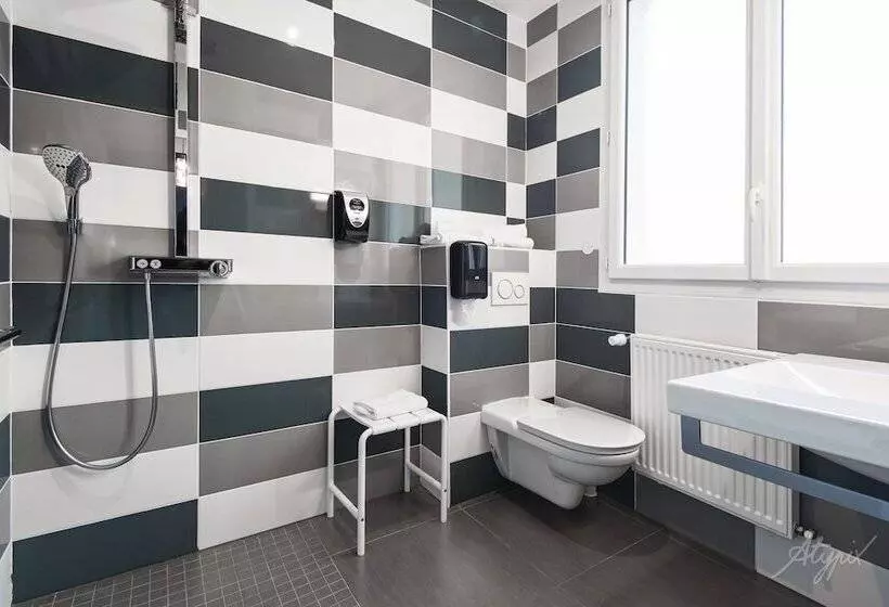 هتل Le Paris Brest