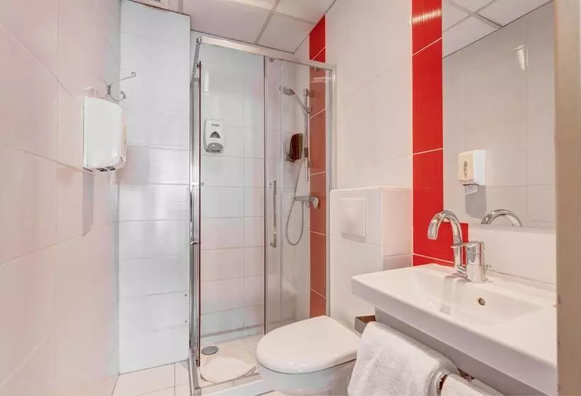 هتل Le Paris Brest