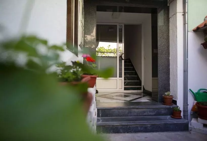 هتل Villa Anja