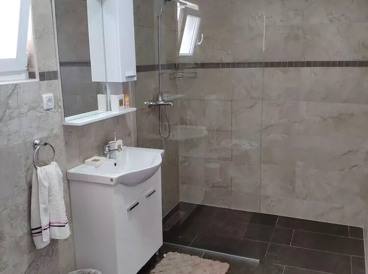 هتل Villa Anja