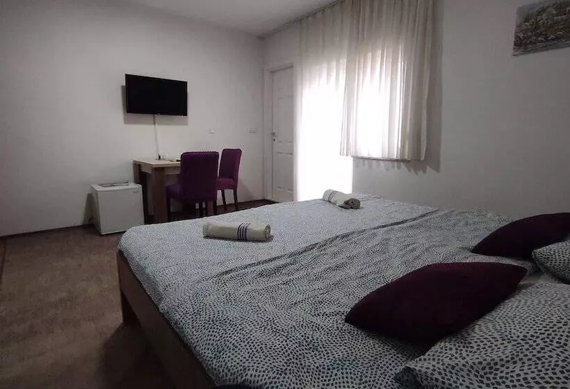 هتل Villa Anja