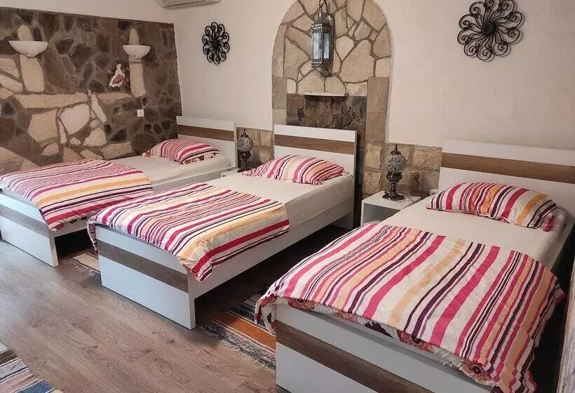 هتل Villa Anja