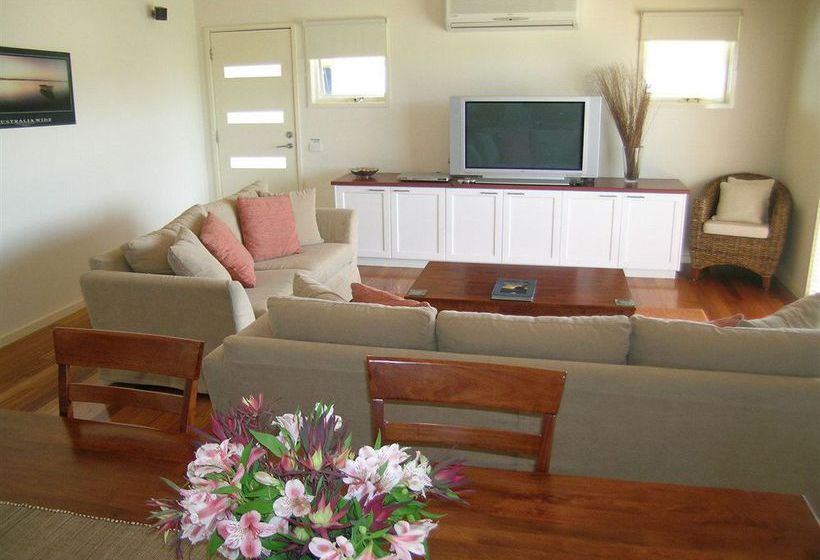 בית מלון כפרי Rayville Boat Houses