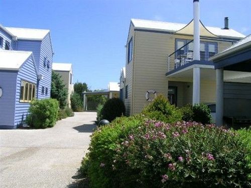 בית מלון כפרי Rayville Boat Houses