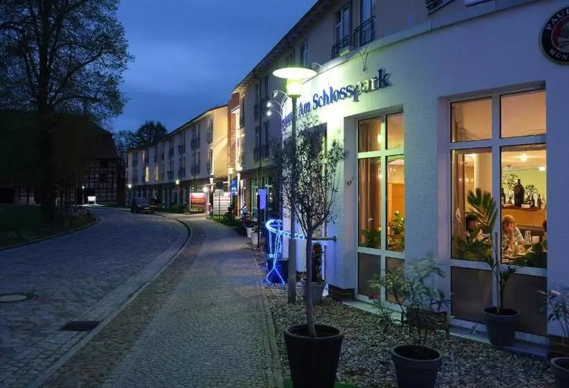 Hotelli & Restaurant Am Schlosspark