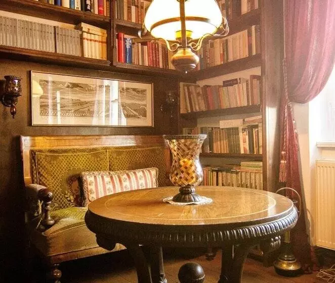 Hotelli Schloss Grochwitz