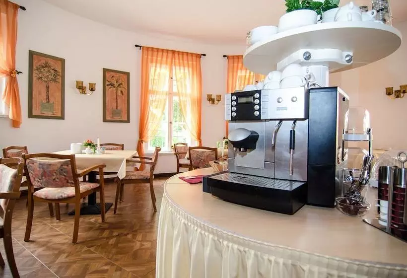 Hotelli Schloss Grochwitz