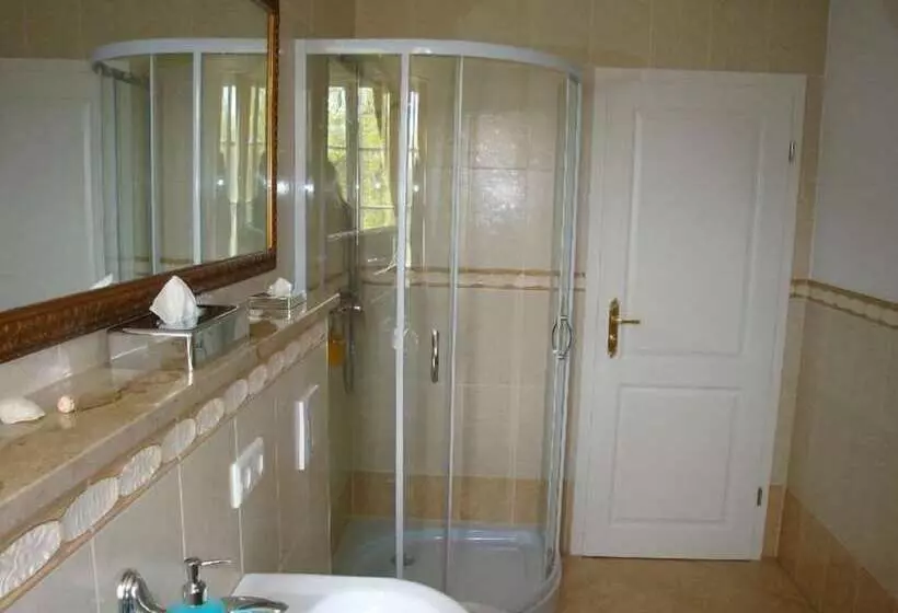 Hotelli Schloss Grochwitz