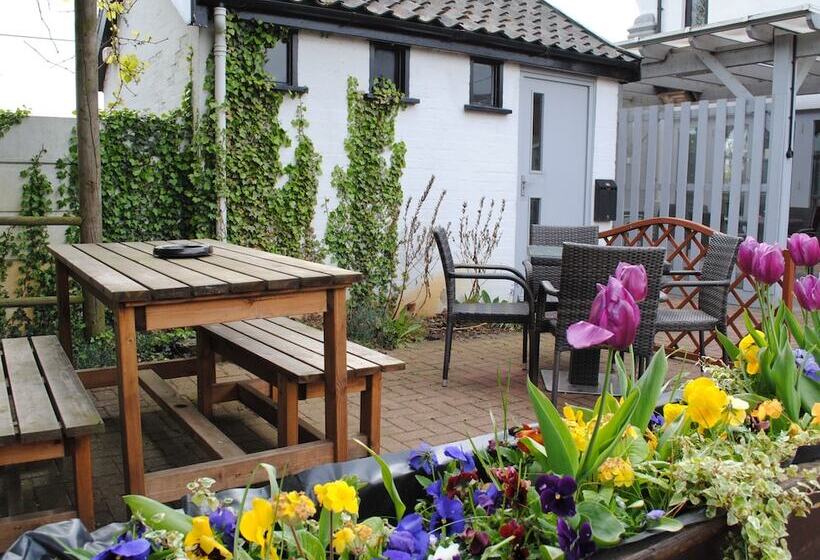 فندق Marsham Arms Inn