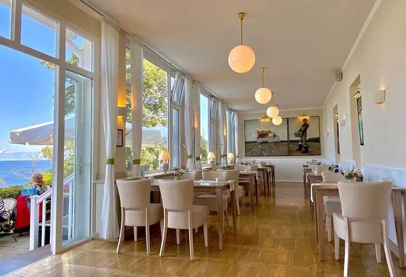 Panorama Hotel Lohme