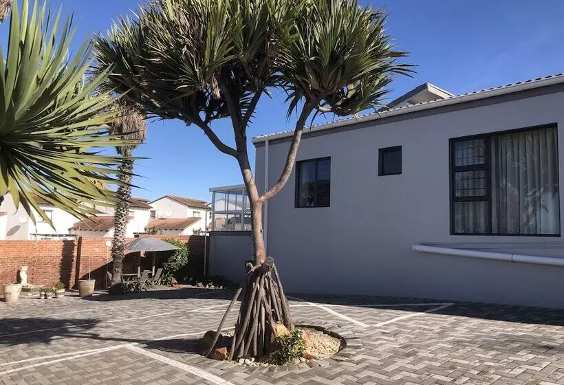 פנסיון Le Blue Guest House