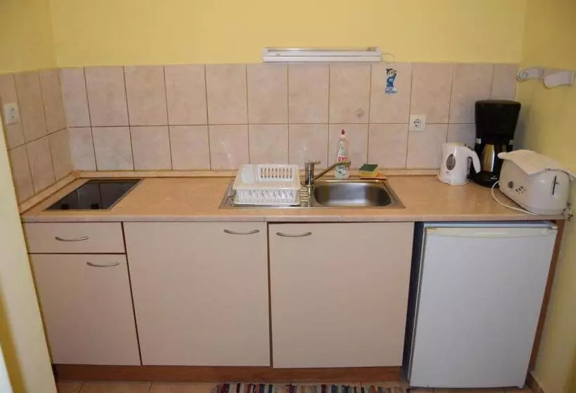 Persey Flora Apartments