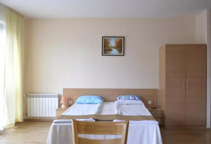 Persey Flora Apartments