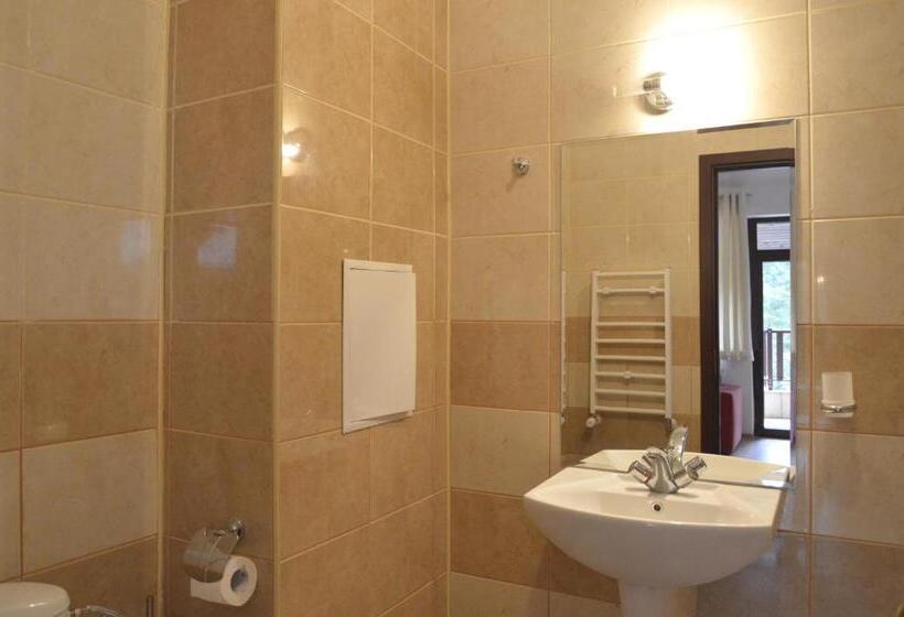 Persey Flora Apartments