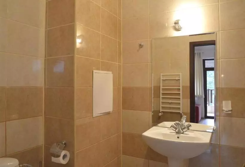 Persey Flora Apartments