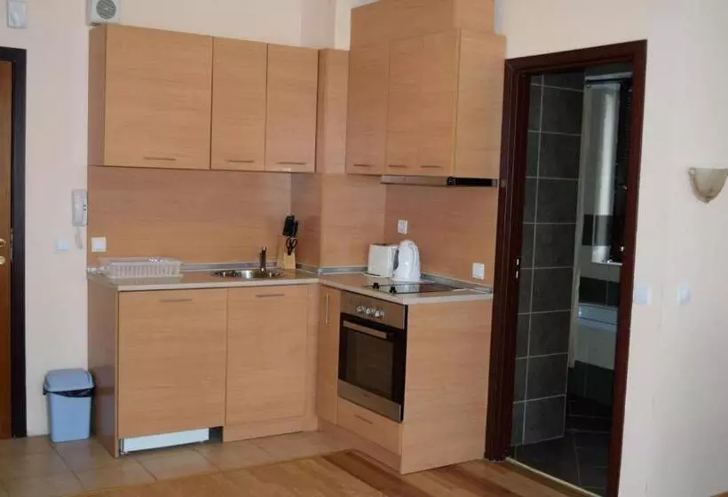 Persey Flora Apartments