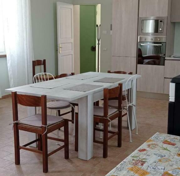 호스텔 Rifugio Escursionistico Ex Scuola Grassi, Bubbio