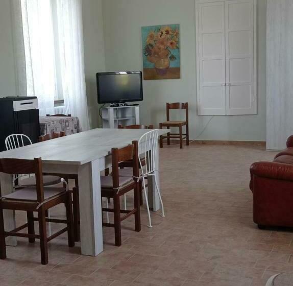 호스텔 Rifugio Escursionistico Ex Scuola Grassi, Bubbio