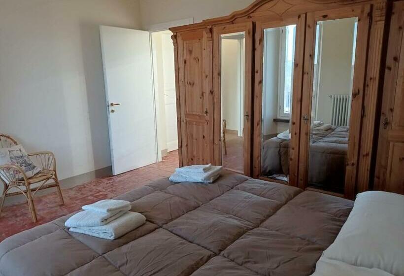 호스텔 Rifugio Escursionistico Ex Scuola Grassi, Bubbio