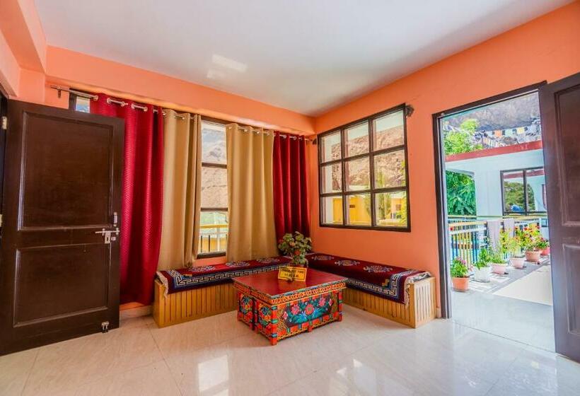 בית מלון כפרי Norbu House Tabo