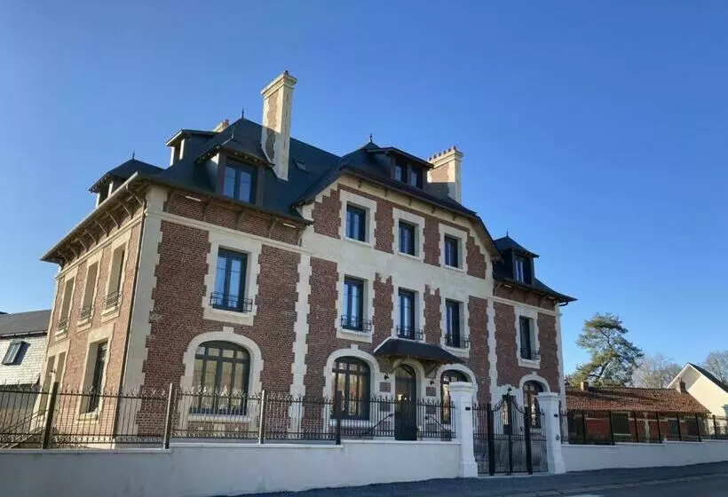 Aamiaismajoitus (B&B) Domaine Du Lion Rouge