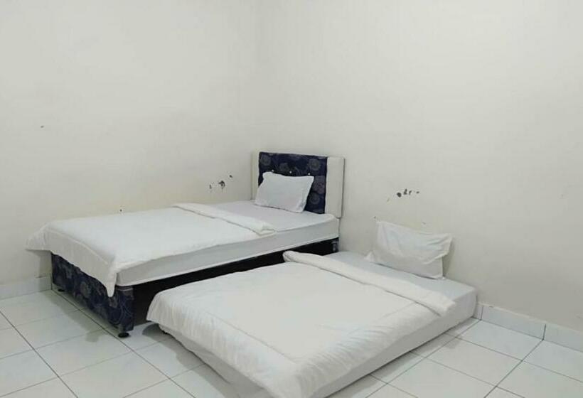 בית מלון כפרי Express O 91436 Mess Sadam