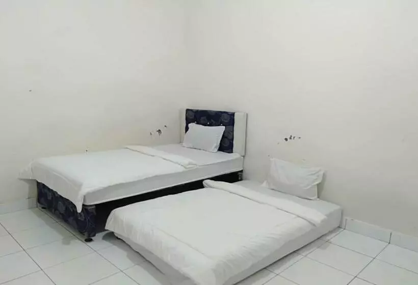 Hotelli Express O 91436 Mess Sadam