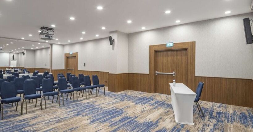 ホテル Hampton By Hilton Istanbul Airport, Arnavutkoy