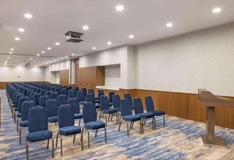 ホテル Hampton By Hilton Istanbul Airport, Arnavutkoy