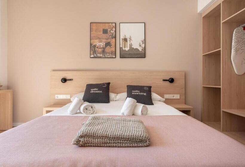 هتل Limehome Barcelona Carrer De Besalú 82