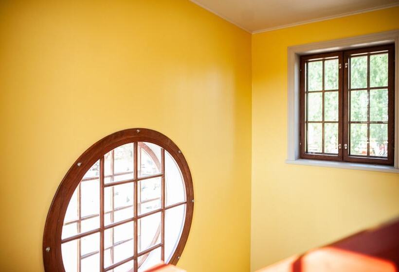 בית מלון כפרי Matkustajakoti Ykspihlaja