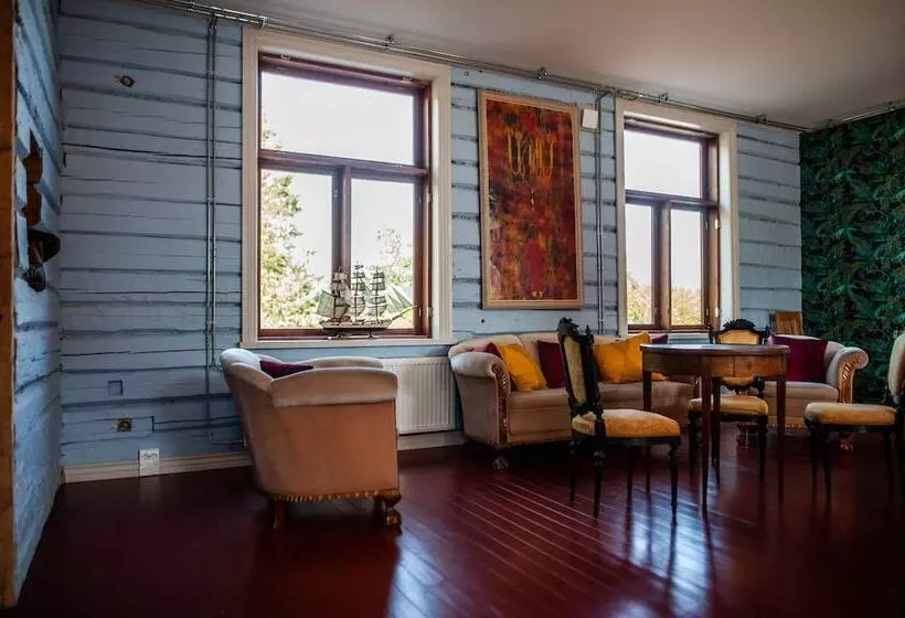 ホテル Matkustajakoti Ykspihlaja