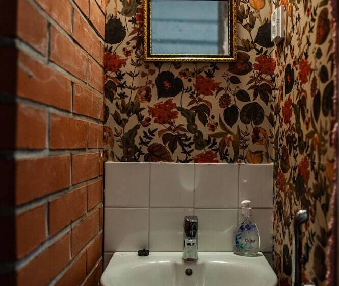 בית מלון כפרי Matkustajakoti Ykspihlaja