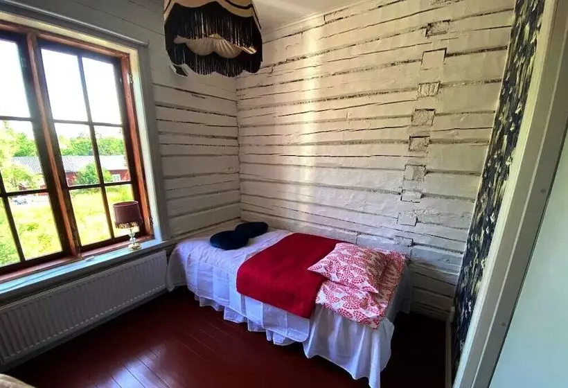 ホテル Matkustajakoti Ykspihlaja