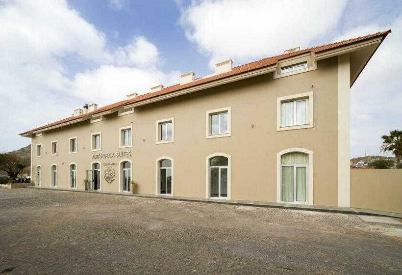 Отель Oasis Tarrafal Alfandega Suites