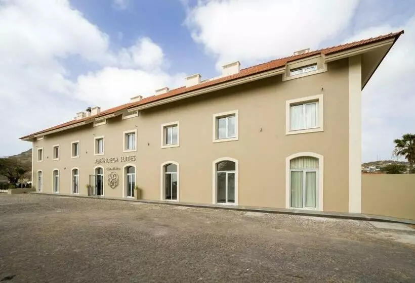 هتل Oasis Tarrafal Alfandega Suites