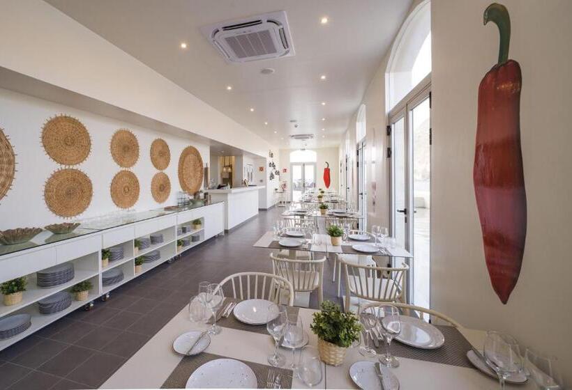 Отель Oasis Tarrafal Alfandega Suites