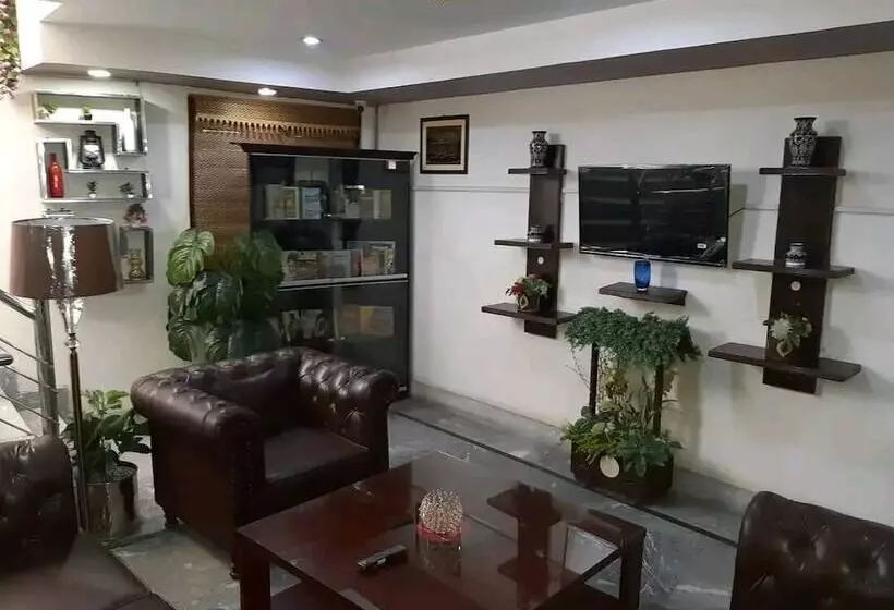 هتل Royal Residency Multan