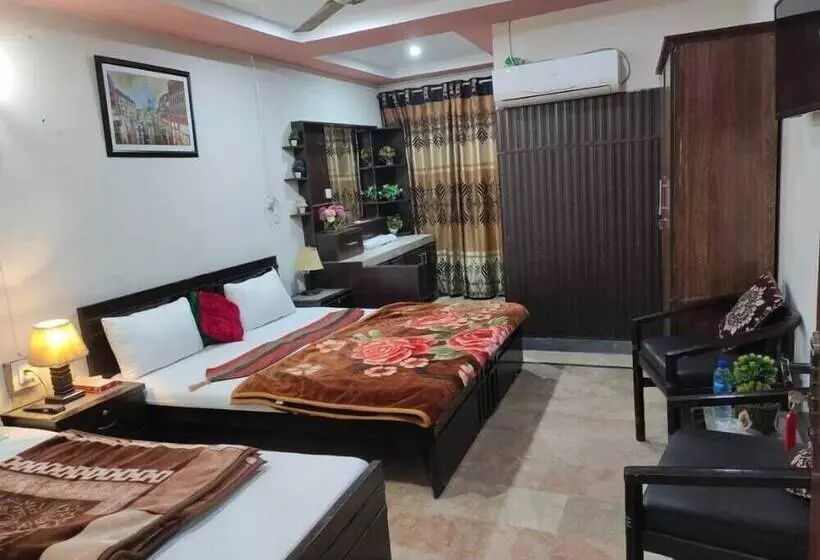 هتل Royal Residency Multan