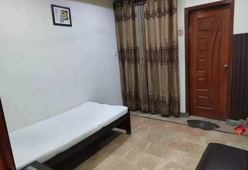 هتل Royal Residency Multan