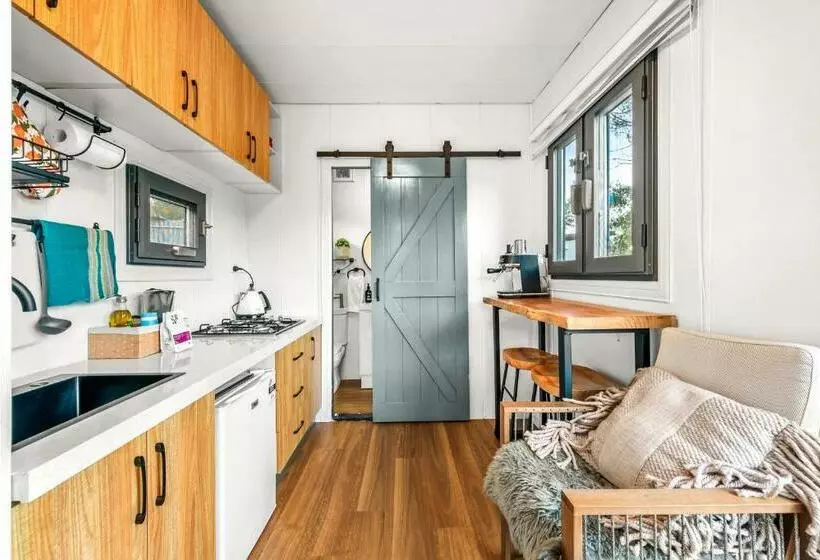 ホテル Tiny Home   Redbird