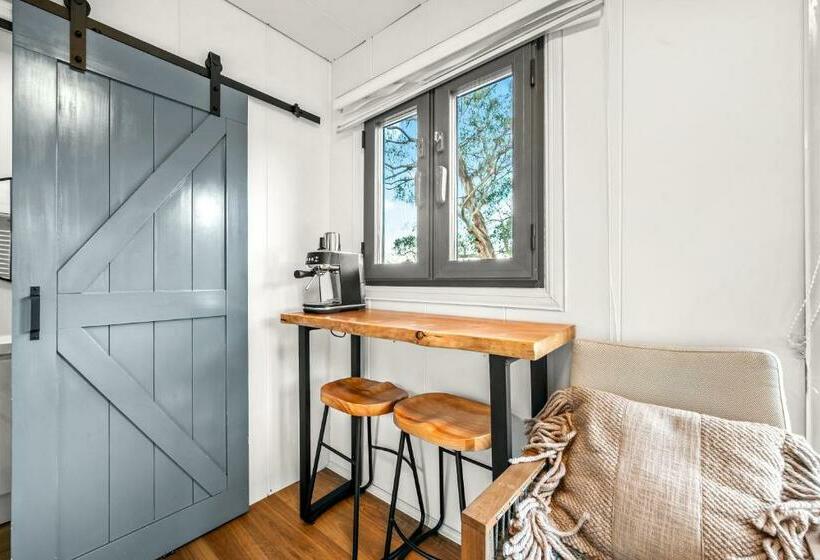 Отель Tiny Home Redbird