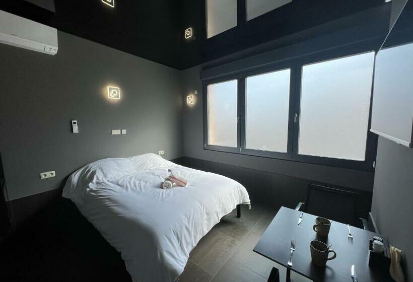 تختخواب و صبحانه Logements Des Choraux