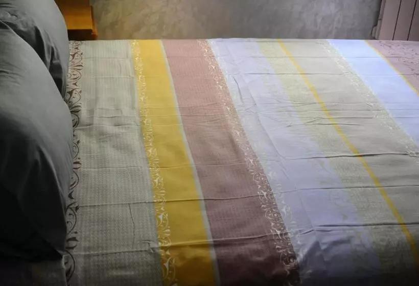 Hotelli Hôtel Imilchil