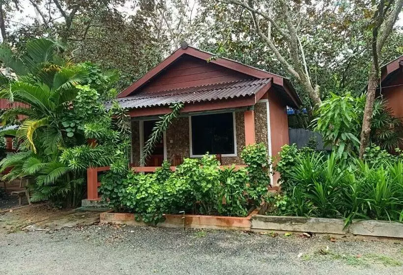 هتل Pina House