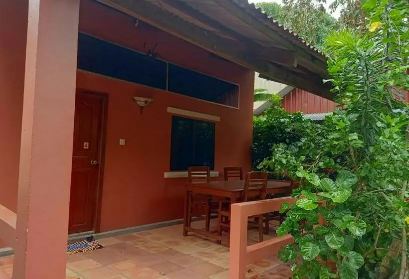 هتل Pina House