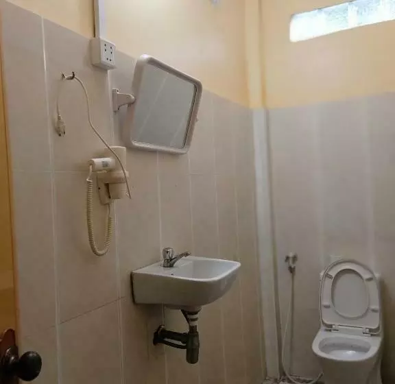 هتل Pina House