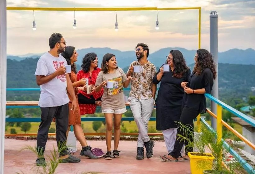 Retkeilymaja Gostops Bir, Landing Site